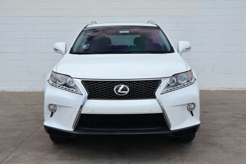 Lexus RX 350 Vehicle Full-screen Gallery Image 02