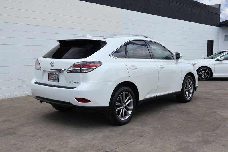 Lexus RX 350 Vehicle Full-screen Gallery Image 05