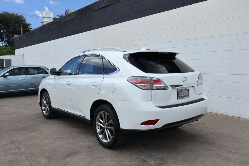 Lexus RX 350 Vehicle Full-screen Gallery Image 10
