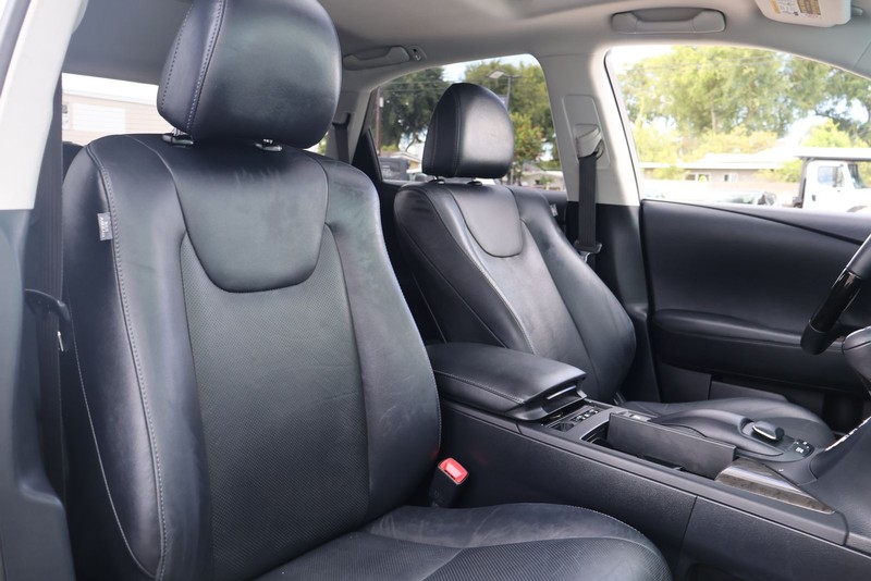 Lexus RX 350 Vehicle Full-screen Gallery Image 20