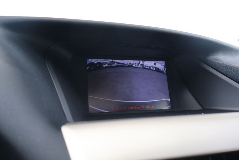 Lexus RX 350 Vehicle Full-screen Gallery Image 28