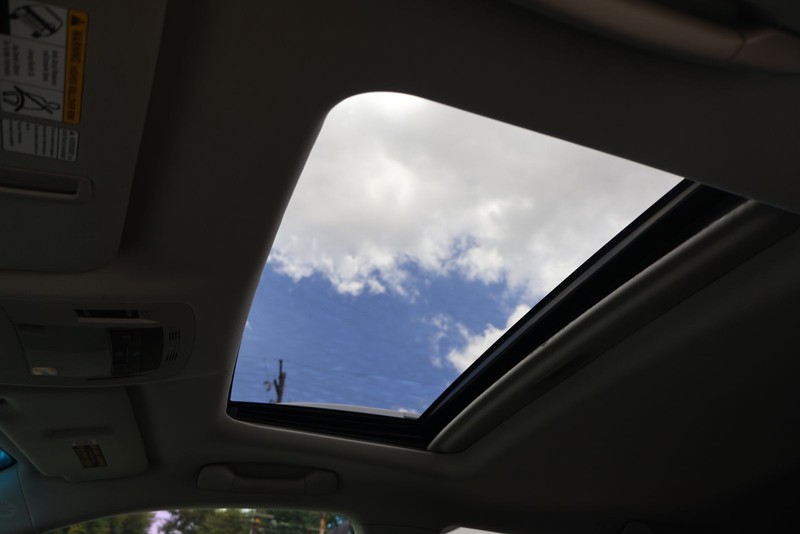 Lexus RX 350 Vehicle Full-screen Gallery Image 31