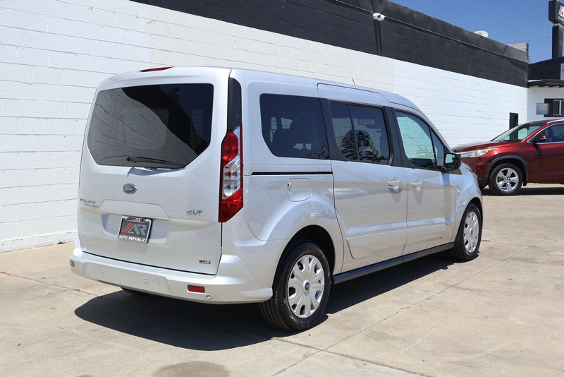 Ford Transit Connect Wagon Vehicle Full-screen Gallery Image 05