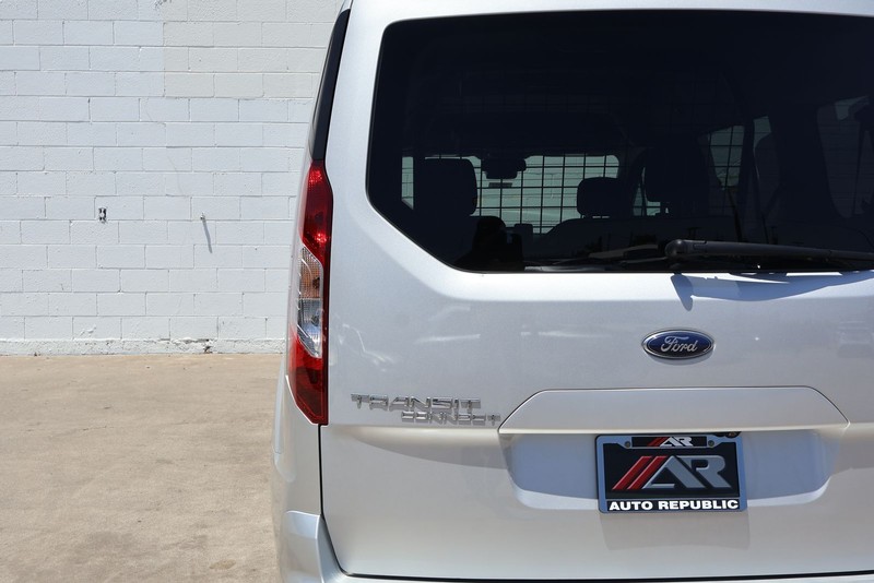 Ford Transit Connect Wagon Vehicle Full-screen Gallery Image 07