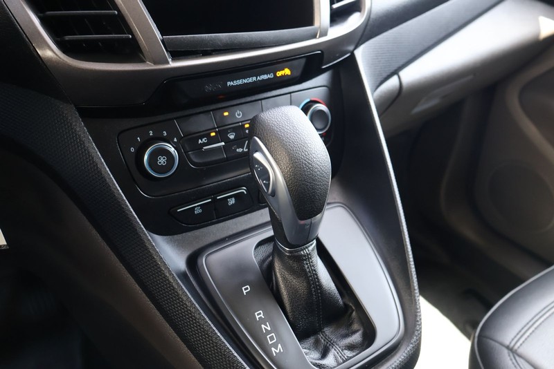 Ford Transit Connect Van Vehicle Full-screen Gallery Image 28