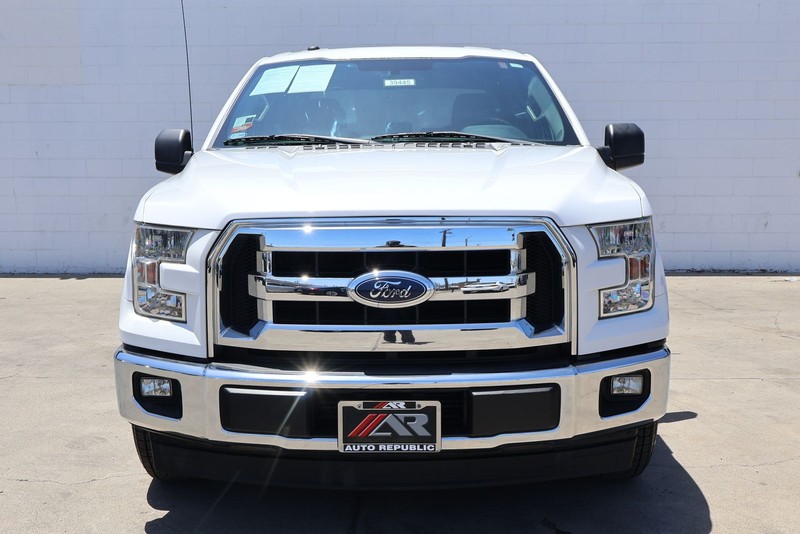 Ford F-150 Vehicle Full-screen Gallery Image 02