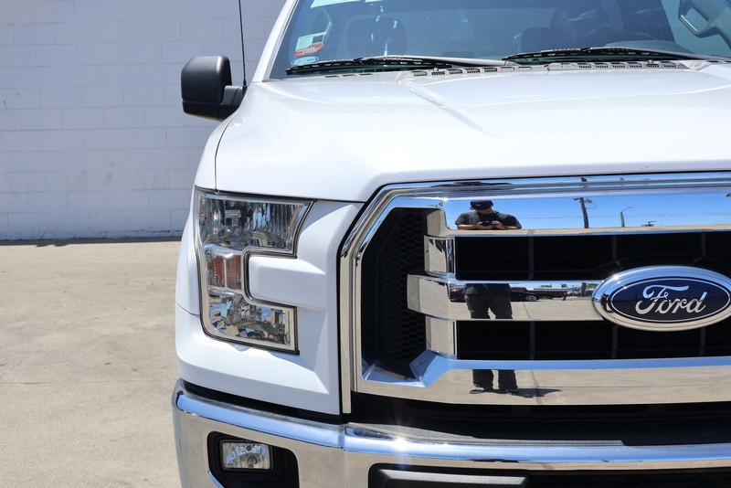 Ford F-150 Vehicle Full-screen Gallery Image 03