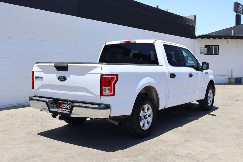 Ford F-150 Vehicle Full-screen Gallery Image 05