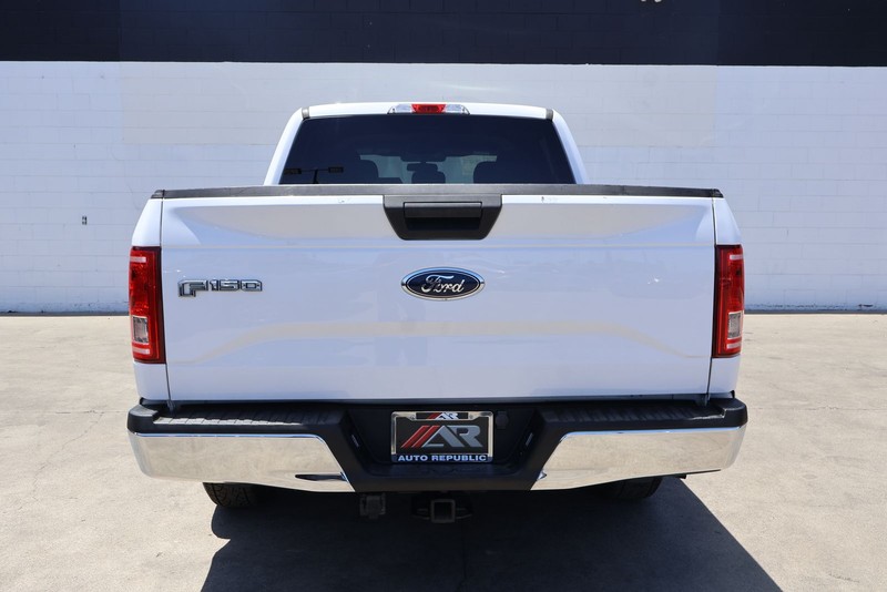 Ford F-150 Vehicle Full-screen Gallery Image 06