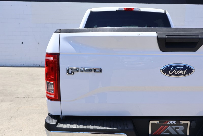 Ford F-150 Vehicle Full-screen Gallery Image 07