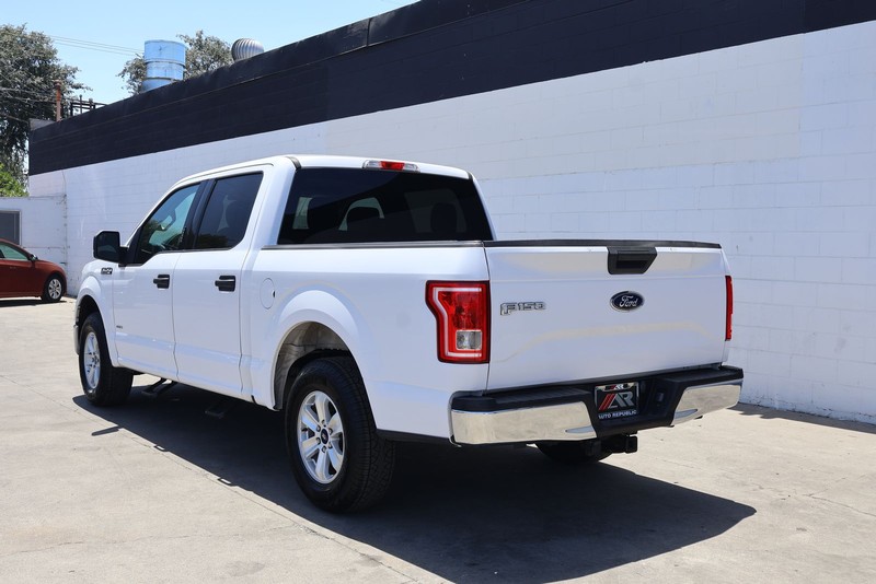 Ford F-150 Vehicle Full-screen Gallery Image 09