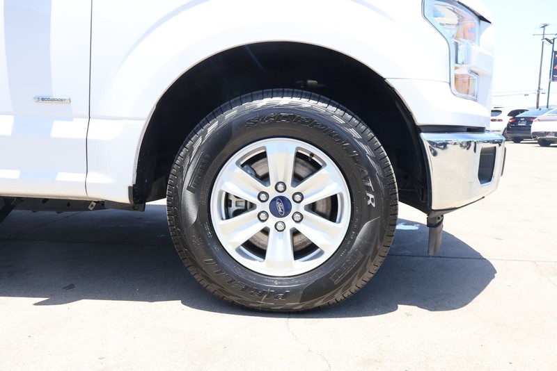 Ford F-150 Vehicle Full-screen Gallery Image 13