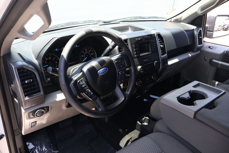 Ford F-150 Vehicle Full-screen Gallery Image 15