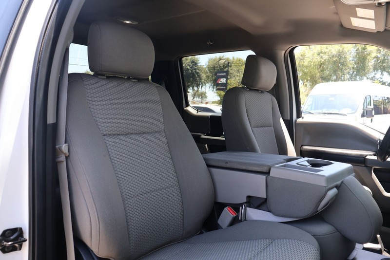 Ford F-150 Vehicle Full-screen Gallery Image 19