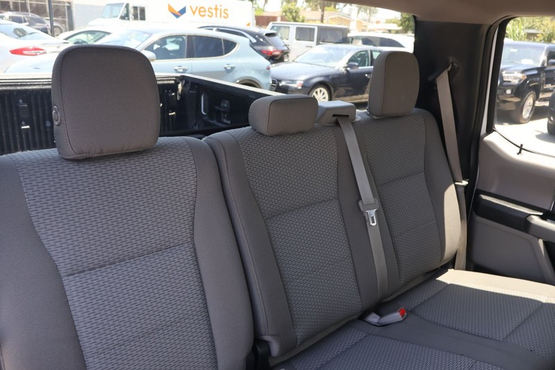 Ford F-150 Vehicle Full-screen Gallery Image 20