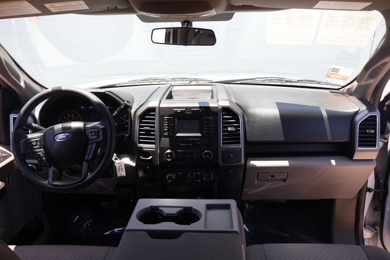 Ford F-150 Vehicle Full-screen Gallery Image 21