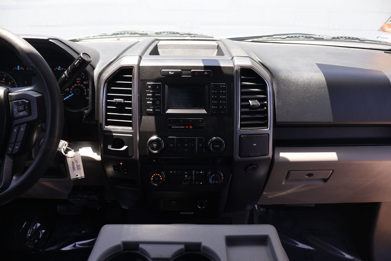 Ford F-150 Vehicle Full-screen Gallery Image 24