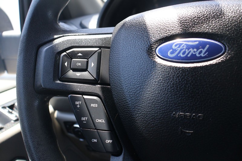 Ford F-150 Vehicle Full-screen Gallery Image 25