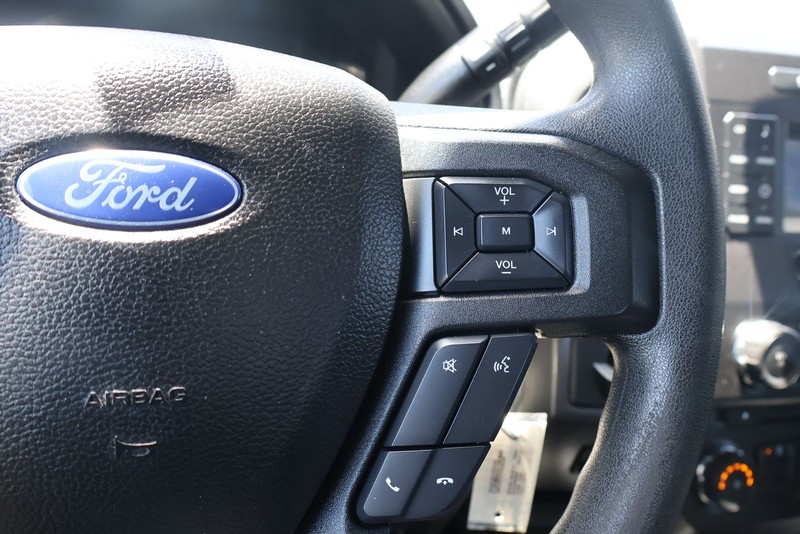 Ford F-150 Vehicle Full-screen Gallery Image 26