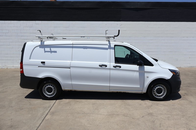 Mercedes-Benz Metris Cargo Van Vehicle Full-screen Gallery Image 01