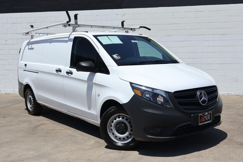 Mercedes-Benz Metris Cargo Van Vehicle Full-screen Gallery Image 02