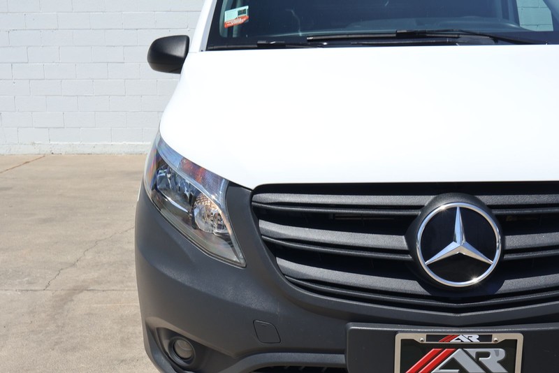 Mercedes-Benz Metris Cargo Van Vehicle Full-screen Gallery Image 04