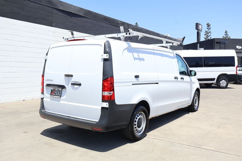 Mercedes-Benz Metris Cargo Van Vehicle Full-screen Gallery Image 05