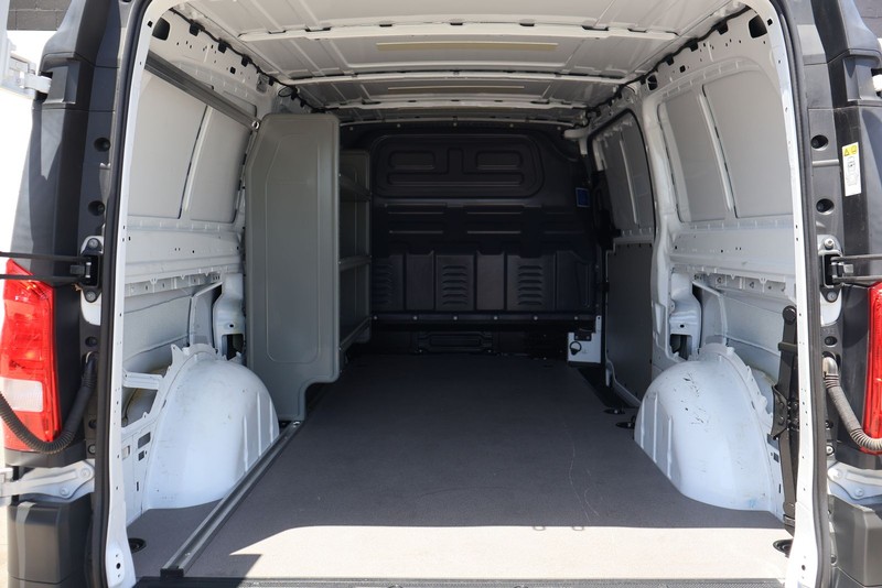 Mercedes-Benz Metris Cargo Van Vehicle Full-screen Gallery Image 08