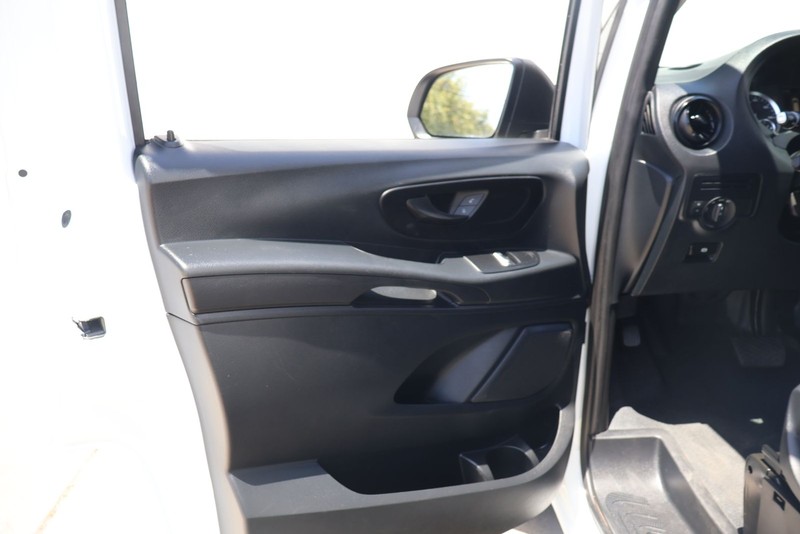 Mercedes-Benz Metris Cargo Van Vehicle Full-screen Gallery Image 14