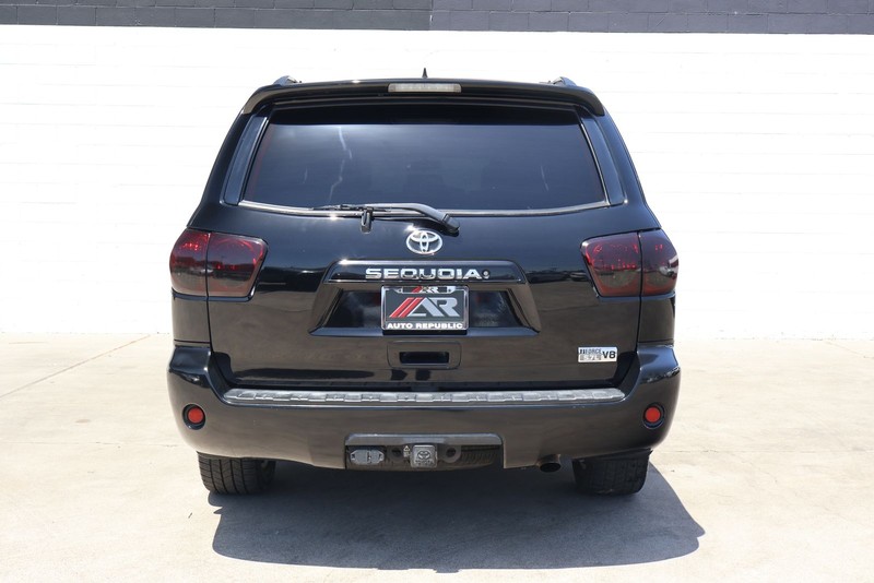 Toyota Sequoia Vehicle Full-screen Gallery Image 06