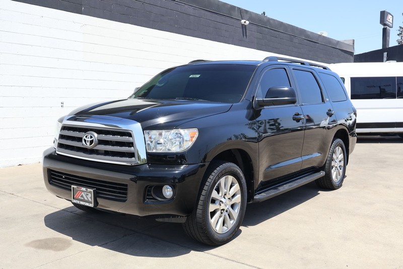 Toyota Sequoia Vehicle Full-screen Gallery Image 11
