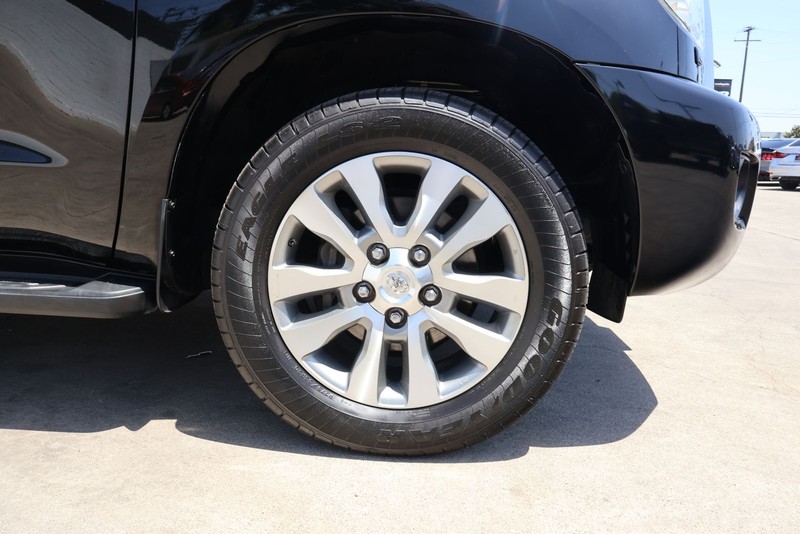 Toyota Sequoia Vehicle Full-screen Gallery Image 13