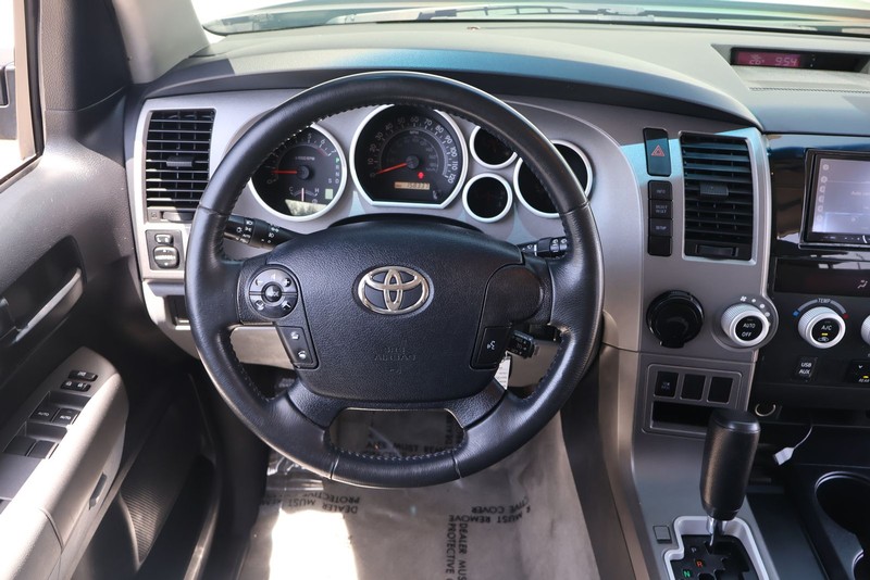 Toyota Sequoia Vehicle Full-screen Gallery Image 25