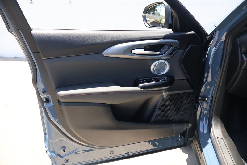 Dodge Hornet Vehicle Full-screen Gallery Image 15