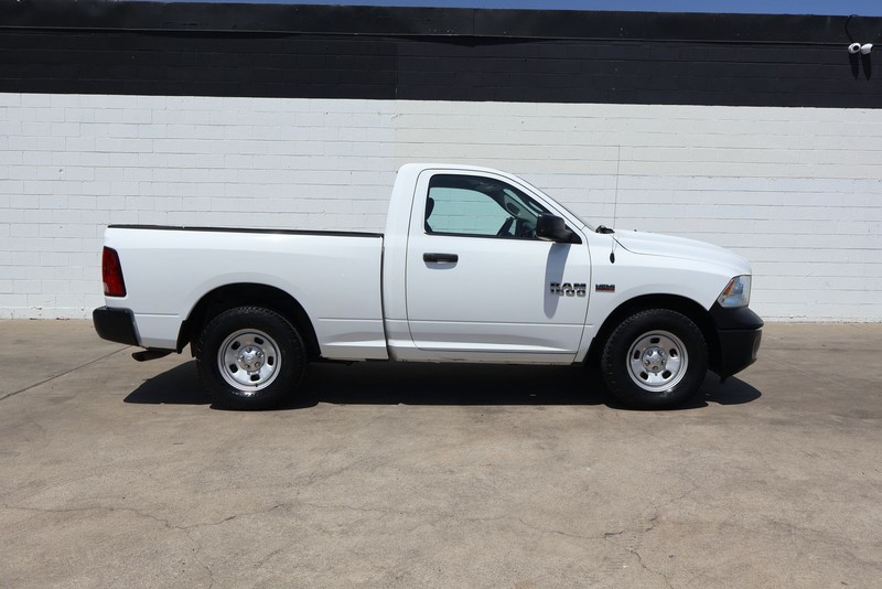 Ram 1500 Vehicle Full-screen Gallery Image 01