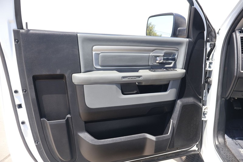 Ram 1500 Vehicle Full-screen Gallery Image 14