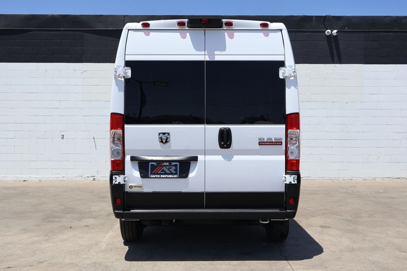 Ram ProMaster Window Van Vehicle Full-screen Gallery Image 08