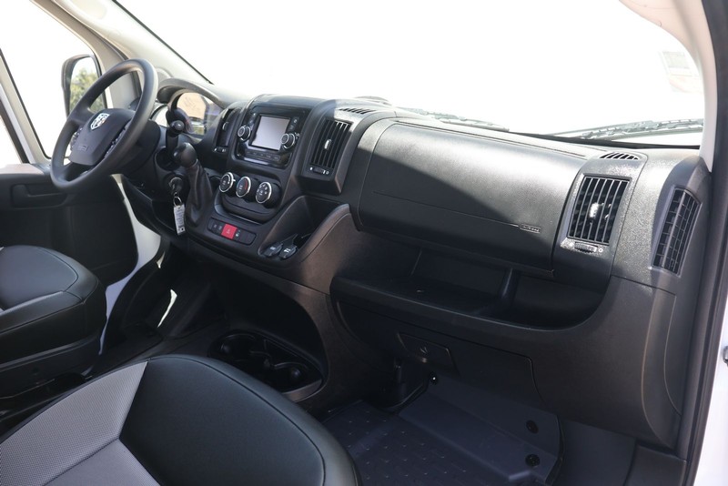 Ram ProMaster Window Van Vehicle Full-screen Gallery Image 19