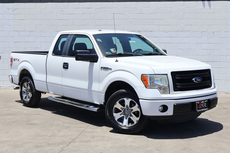 Ford F-150 Vehicle Full-screen Gallery Image 02