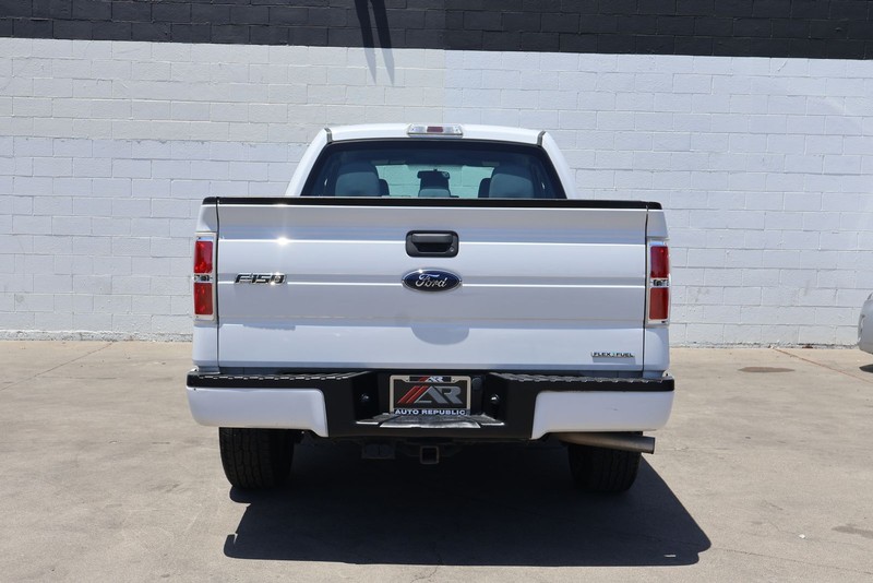 Ford F-150 Vehicle Full-screen Gallery Image 06