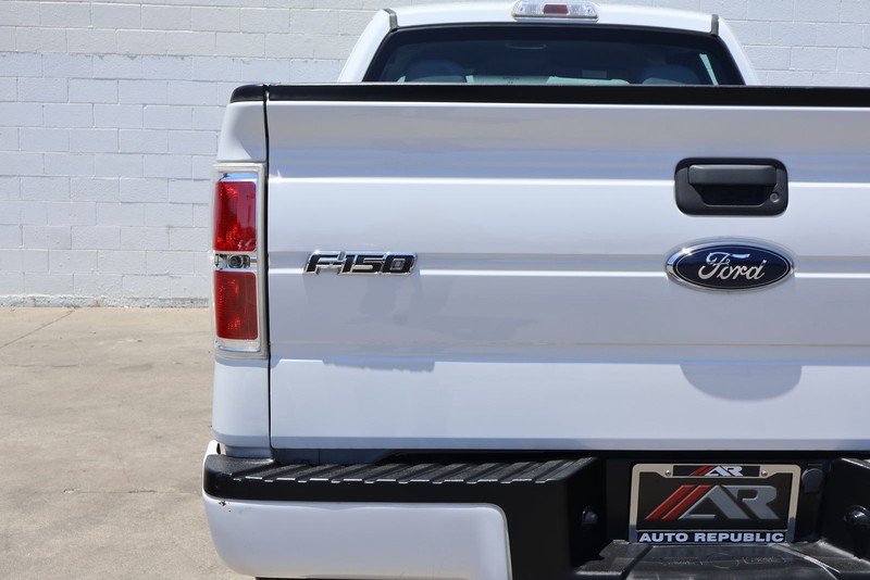 Ford F-150 Vehicle Full-screen Gallery Image 07