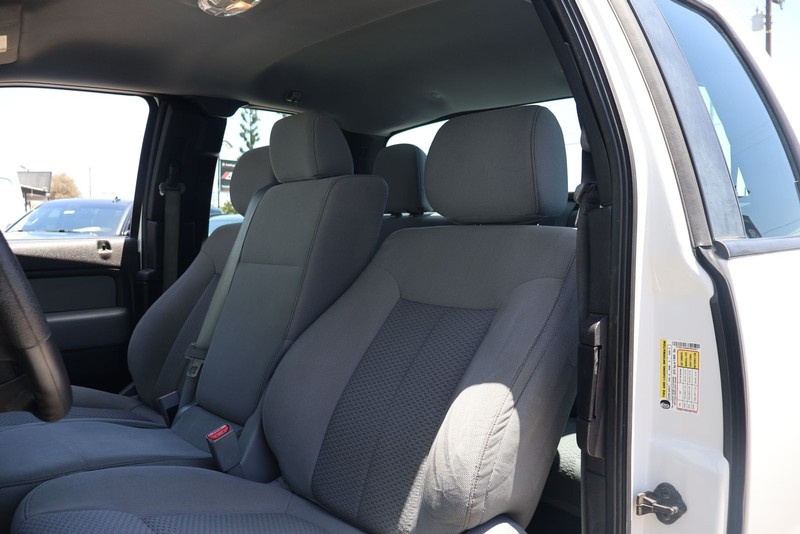 Ford F-150 Vehicle Full-screen Gallery Image 16