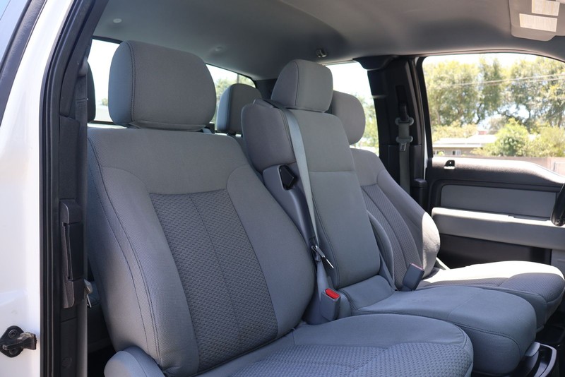 Ford F-150 Vehicle Full-screen Gallery Image 19