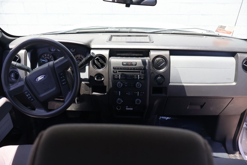 Ford F-150 Vehicle Full-screen Gallery Image 21