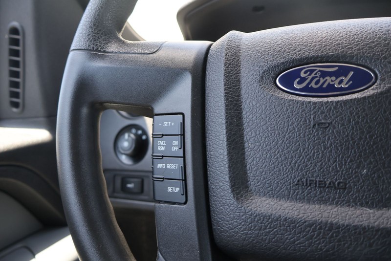 Ford F-150 Vehicle Full-screen Gallery Image 24