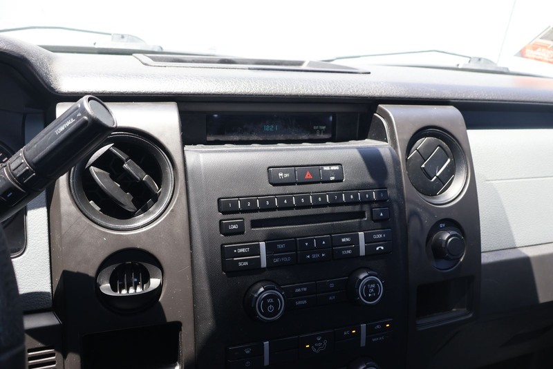 Ford F-150 Vehicle Full-screen Gallery Image 27