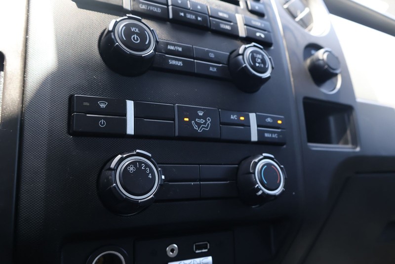 Ford F-150 Vehicle Full-screen Gallery Image 28
