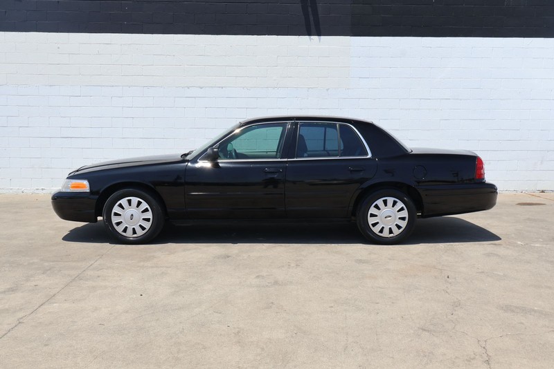 Ford Police Interceptor Vehicle Full-screen Gallery Image 09