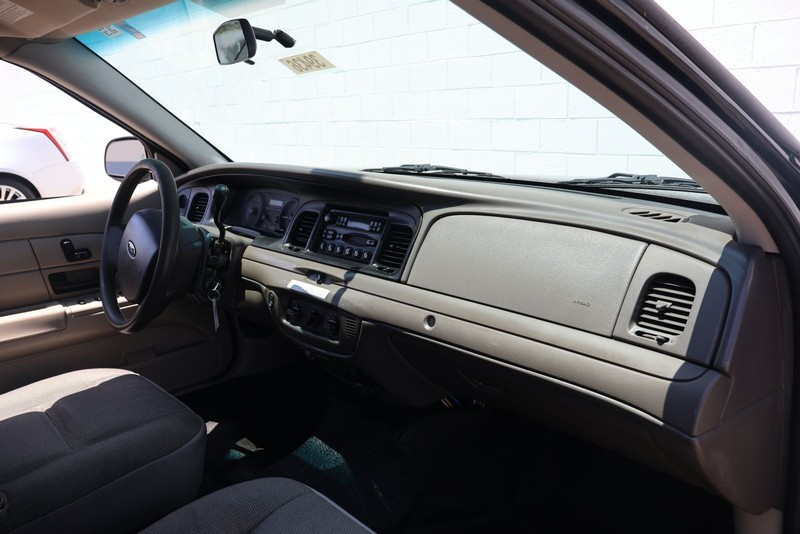 Ford Police Interceptor Vehicle Full-screen Gallery Image 17
