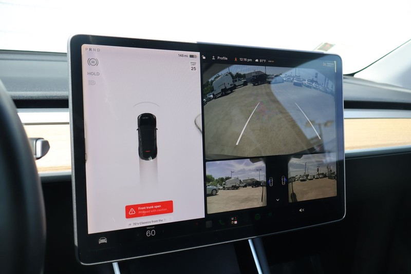 Tesla Model Y Vehicle Full-screen Gallery Image 28